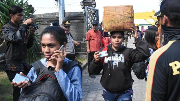 Tak Bawa e-KTP, 4 Warga Bima Diamankan Satpol PP Denpasar