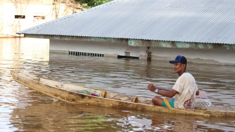3 Minggu Usai Banjir Sultra, Distribusi BBM-LPG Normal Lagi 3 Minggu Usai Banjir Sultra, Distribusi BBM-LPG Normal Lagi