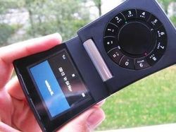 Deretan Ponsel Berdesain Nyeleneh