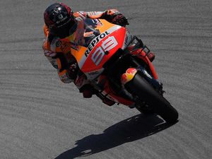 Momen Lorenzo Habisi Rossi, Vinales, dan Dovizioso