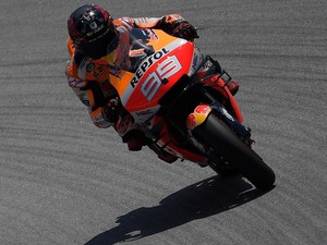Momen Lorenzo Habisi Rossi, Vinales, dan Dovizioso