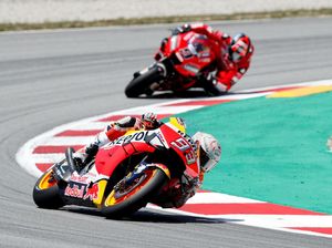 Lorenzo Bikin Rider-Rider Top Jatuh, Marquez Juara MotoGP Catalunya