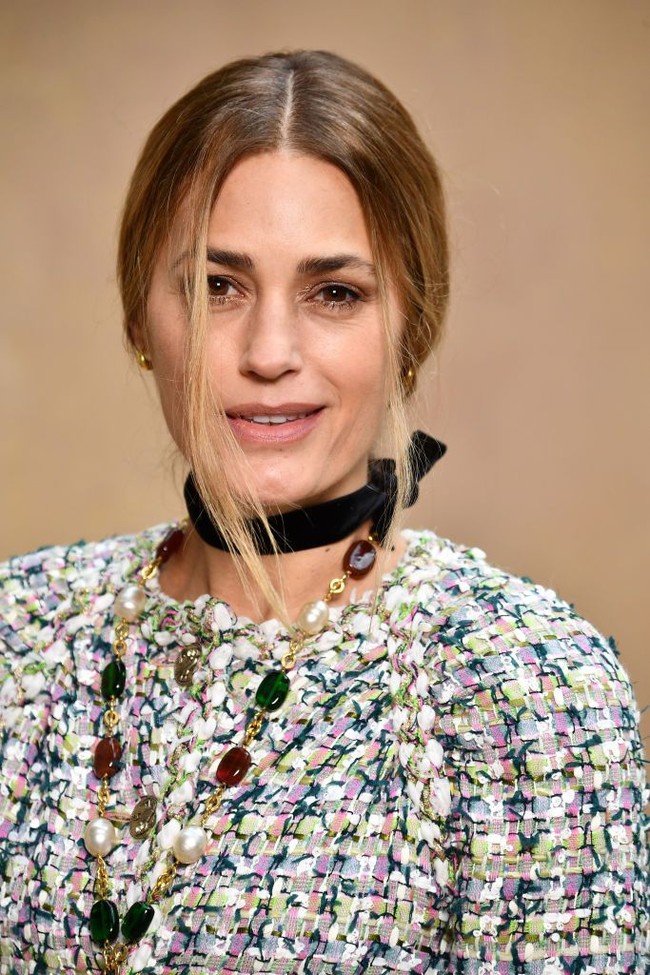 Yasmin Le Bon adalah model kelahiran Inggris berusia 54 tahun. Meskipun sudah kepala lima, penampilannya masih seperti wanita usia pertengahan 20-an tahun. Foto: Getty Images