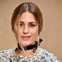 Yasmin Le Bon adalah model kelahiran Inggris berusia 54 tahun. Meskipun sudah kepala lima, penampilannya masih seperti wanita usia pertengahan 20-an tahun. Foto: Getty Images