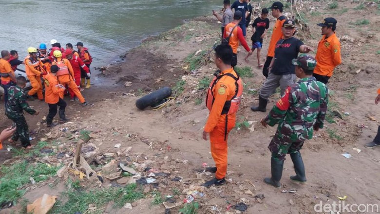 Bocah SD Tewas Tenggelam di Sungai Citanduy Saat Berenang Bocah SD Tewas Tenggelam di Sungai Citanduy Saat Berenang