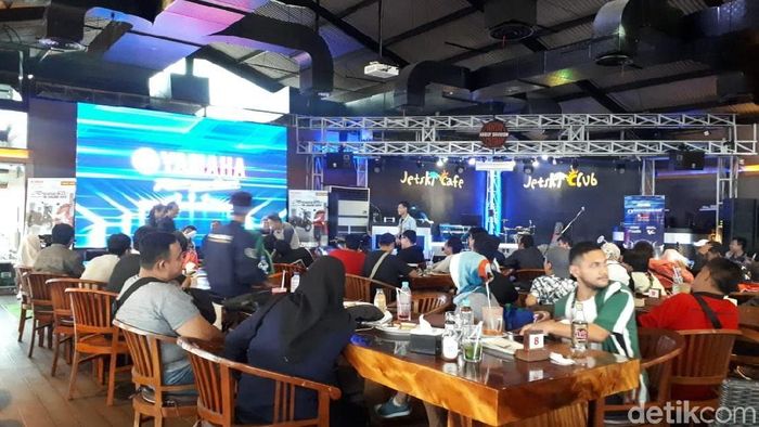 Nobar MotoGP Catalunya Yamaha bersama detikSport, Minggu (16/6/2019). (Mercy Raya/detikSport) Nobar MotoGP Catalunya Yamaha bersama detikSport, Minggu (16/6/2019). (Mercy Raya/detikSport)