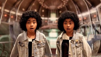 Mereka juga selalu mengikuti event konvensi komik dan pop culture. Foto: Chihiro and Chieko via Bored Panda