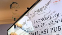 Survei SMRC menunjukkan 82% warga menganggap demokrasi adalah pilihan sistem terbaik, 86% warga menilai demokrasi cocok untuk Indonesia, 91% warga menganggap penting kebebasan untuk mengkritik pemerintah, 97% warga menganggap penting pemilu yang bebas dan adil, serta 86% warga memilih sistem demokrasi dibandingkan sistem yang lain.