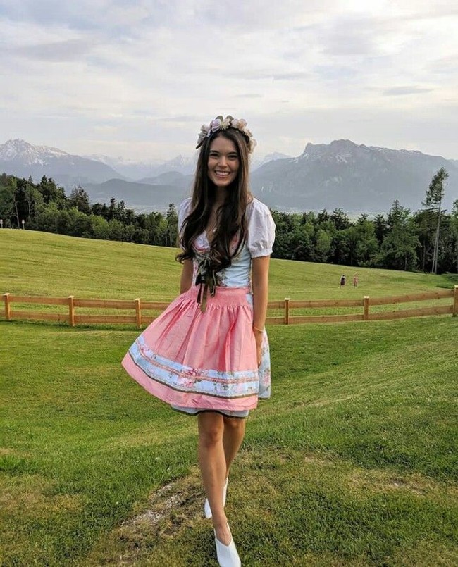 Sesuai jurusan kuliahnya, Sarah kini berprofesi sebagai ahli nutrisi. Wanita bertubuh semampai itu juga menjadi kontributor di majalah kesehatan ES Insider. Foto: Instagram