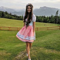 Sesuai jurusan kuliahnya, Sarah kini berprofesi sebagai ahli nutrisi. Wanita bertubuh semampai itu juga menjadi kontributor di majalah kesehatan ES Insider. Foto: Instagram