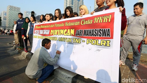 Aksi Dukung TNI-Polri Terkait Kerusuhan 21-22 Mei