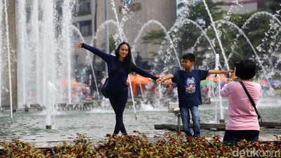 Potret Ramainya CFD Sudirman-Thamrin Usai Libur Lebaran