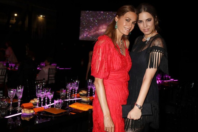 Wanita yang aktif sebagai model sejak era 80-an ini memiliki tiga anak. Salah satunya yakni Amber Le Bon, berusia 29 tahun, yang mengikuti jejaknya menjadi model. Foto: Getty Images