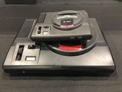 Perbandingan Genesis Mini dengan Versi Original