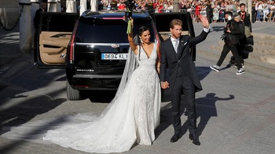 Senyum Bahagia Sergio Ramos-Pilar Rubio di Hari Pernikahannya