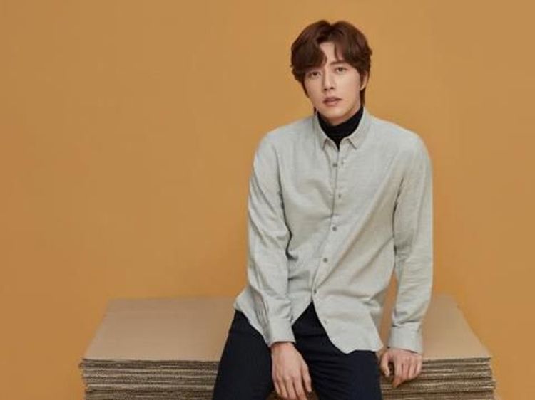 Serunya Momen Makan Park Hae Jin, Dari Sate Hingga Burger