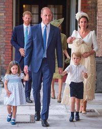 Harry bersama William dan keluarga.