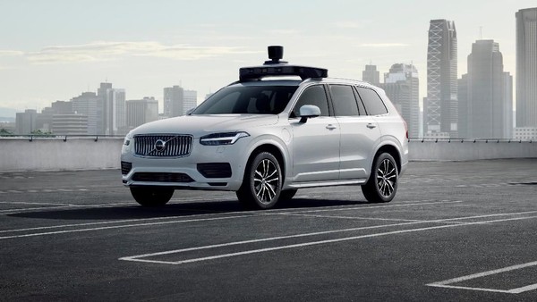 Taksi Tanpa Sopir Uber Siap Produksi
