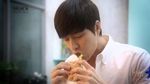 Serunya Momen Makan Park Hae Jin, Dari Sate Hingga Burger