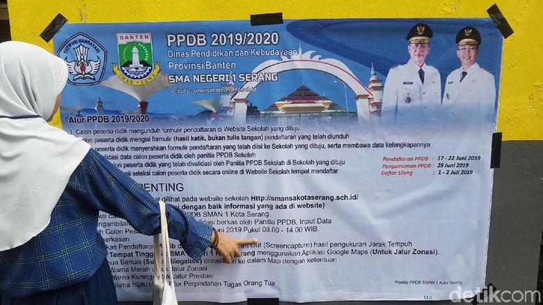 Warga Protes Antrean PPDB di SMA 1 Serang Dibuka Sejak Pukul 3 Pagi Warga Protes Antrean PPDB di SMA 1 Serang Dibuka Sejak Pukul 3 Pagi