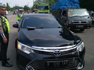 Polres Bekasi Tindak 8 Pengemudi yang Pasang Rotator di Mobil