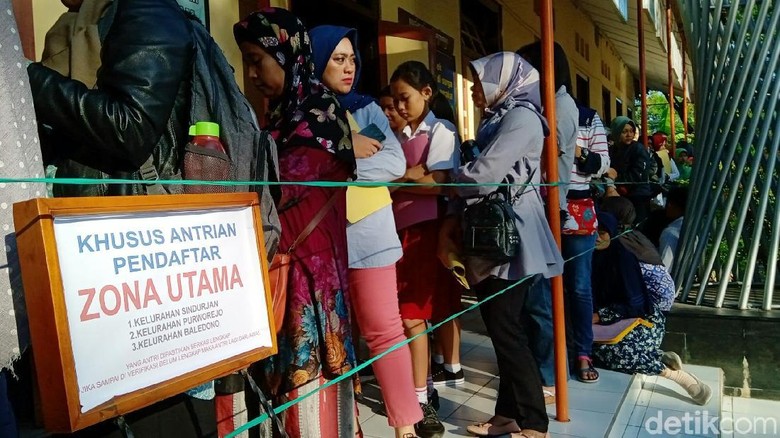 Kepsek di Purworejo Kritik Zonasi: Semoga Rangking Sekolah Tak Merosot Kepsek di Purworejo Kritik Zonasi: Semoga Rangking Sekolah Tak Merosot