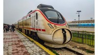  Ia mengunjungi Ctesiphon, ibu kota Persia terakhir di Irak. Dia juga naik kereta dari Basra, di Irak selatan ke Baghdad yang dibuka jalurnya pada tahun 2014 (Christian Lindgren/CNN) 