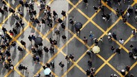 Demonstran menyerukan agar pemimpin Hong Kong, Carrie Lam mundur. Athit Perawongmetha/Reuters.
