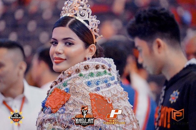 Sharifa Akeel dari Filipina dinobatkan sebagai Miss Asia Pacific International 2018, setelah mengalahkan 49 finalis lainnya dari berbagai negara. Ia pun menjadi wanita muslim pertama yang menjadi juara di kontes kecantikan tersebut. Foto: Instagram @sharifaakeel