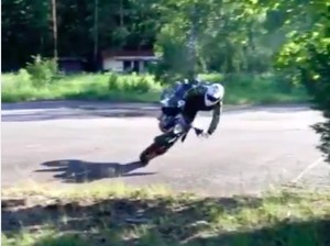Skill Dewa, Jangan Ikuti Penunggang Motor Ini