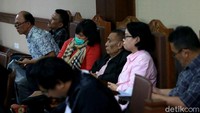 Enam dari 38 terdakwa kasus korupsi massal anggota DPRD Sumut menjalani sidang lanjutan di Pengadilan Tipikor, Jakarta, Senin (17/6/2019).