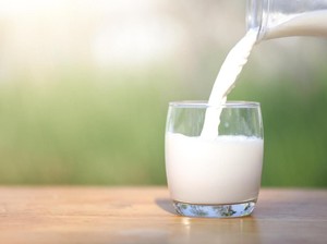 Berbagi Susu untuk Balita Terindikasi Kurang Gizi