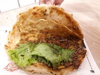 Liang Sandwich Bar: Nyam! Renyahnya Scallion Sandwich dengan Chicken Bolognese