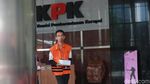 Usai Diperiksa, Tersangka Suap Imigrasi Mataram Bawa Nasi Kotak