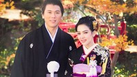 Ini adalah foto preweeding Syahrini dan Reino yang diabadikan di Tokyo, Jepang.  (princessyahrini/Instagram)
