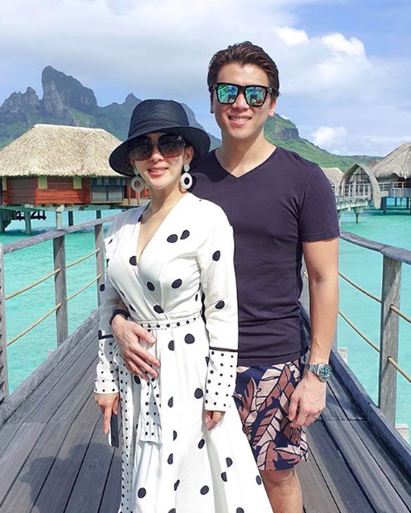 Bora-bora merupakan pulau cantik di Samudera Pasifik, tepatnya di Kepulauan Tahiti. Secara administratif pulau ini masuk ke dalam negara Prancis. (princessyahrini/Instagram) Bora-bora merupakan pulau cantik di Samudera Pasifik, tepatnya di Kepulauan Tahiti. Secara administratif pulau ini masuk ke dalam negara Prancis. (princessyahrini/Instagram)