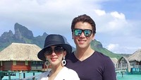 Bora-bora merupakan pulau cantik di Samudera Pasifik, tepatnya di Kepulauan Tahiti. Secara administratif pulau ini masuk ke dalam negara Prancis. (princessyahrini/Instagram)