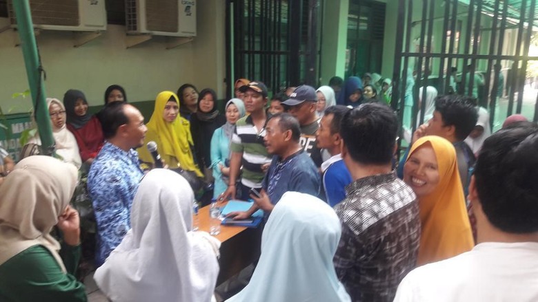 Pendaftaran PPDB di SMAN 1 Bekasi, Kuota Dibatasi 300 Orang/Hari Pendaftaran PPDB di SMAN 1 Bekasi, Kuota Dibatasi 300 Orang/Hari
