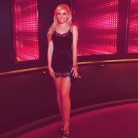 Wanita berusia 27 tahun ini pun populer di Instagram dan memiliki 430 ribu lebih pengikut setelag sosoknya masuk di acara televisi Love Island, sebuah reality show kencan. (Foto: Instagram/@amyhartxo)