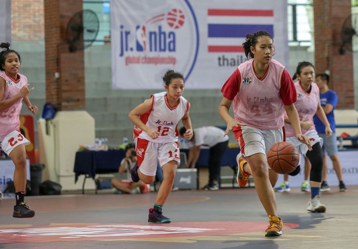 Para pebasket berusia 13-14 tahun asal negara-negara Asia Pasifik mengikuti penyisihan NBA Global Championship Asia Pacific Selection Camp 2019 di Universitas Pelita Harapan (UPH), Tangerang, Minggu (16/6/2019)