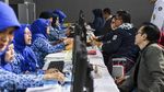 Potret Ortu Siswa Ramai-ramai Daftar PPDB SMA di Bandung