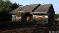 Relokasi komunitas ke tempat tinggal baru, yang tidak terganggu oleh potensi dampak perubahan iklim, di satu sisi dapat memberikan rumah baru yang aman, nyaman, dan damai atau pekerjaan baru yang lebih mulus. 