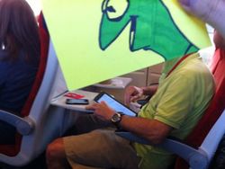 Cara Kreatif Habiskan Waktu Saat Perjalanan Panjang di Kereta