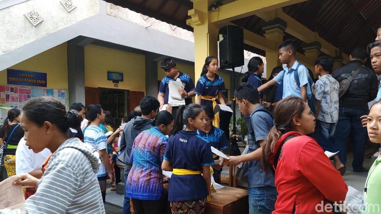 Banyak Calon Wali Murid Bingung PPDB dengan Sistem Zonasi di Bali Banyak Calon Wali Murid Bingung PPDB dengan Sistem Zonasi di Bali