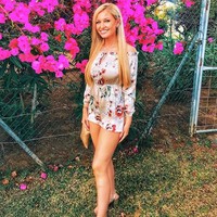 Meski telah memiliki kecantikan yang kerap dipuji banyak orang, rupanya ada satu hal yang membuat dirinya tak percaya diri. Amy pun memilih untuk melakukan operasi plastik payudara , dan meminta kakek neneknya untuk membayar operasi tersebut sebagai hadiah ulang tahunnya yang ke-21.(Foto: Instagram/@amyhartxo)