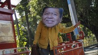 Aksi tersebut digelar sebagai bentuk kritik atas tingkah mantan Ketua DPR RI tersebut yang kepergok plesiran ke toko bangunan di Padalarang pada Jumat (14/6/2019) lalu.