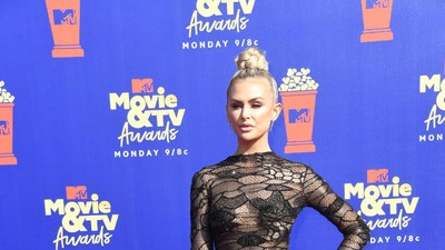 Foto: Adu Gaya Seksi Para Bintang di MTV Movie & TV Awards 2019