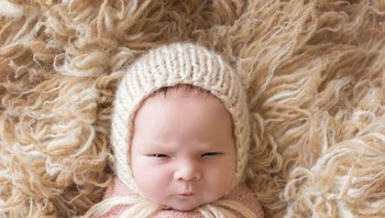 Mata si bayi yang antagonis cocok dijadiikan poster film. (Foto: Boredpanda)
