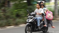 Kurangnya kesadaran berkendara membuat sejumlah pemotor nekat melakukan hal tersebut.