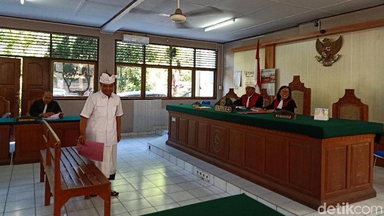 Eks Ketua Kadin Bali Didakwa Terima Rp 16,1 M Terkait Izin Pelabuhan Benoa Eks Ketua Kadin Bali Didakwa Terima Rp 16,1 M Terkait Izin Pelabuhan Benoa